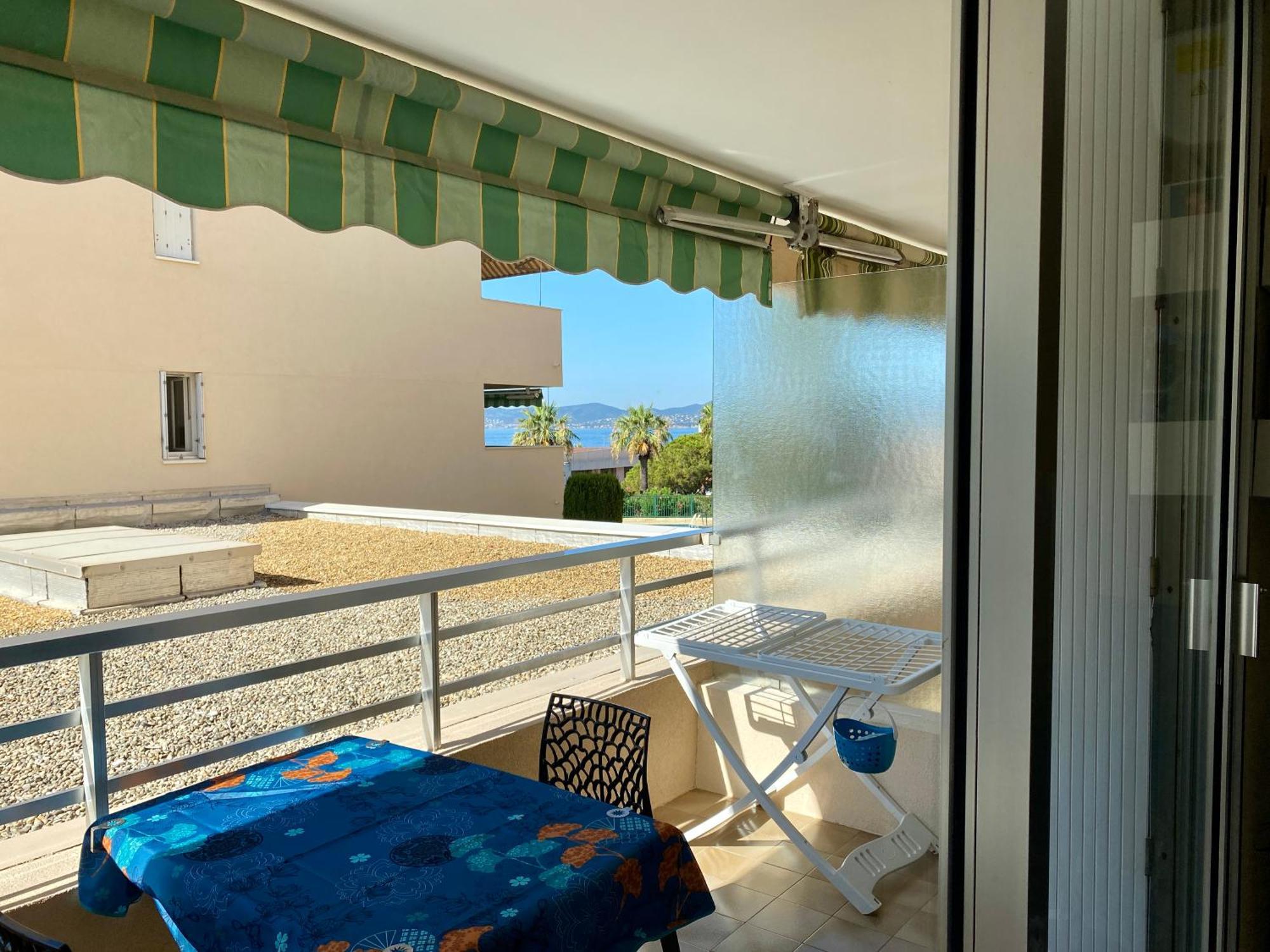 Studio 127, Vue Mer Et Piscine, Port Santa Lucia Saint-Raphaël المظهر الخارجي الصورة